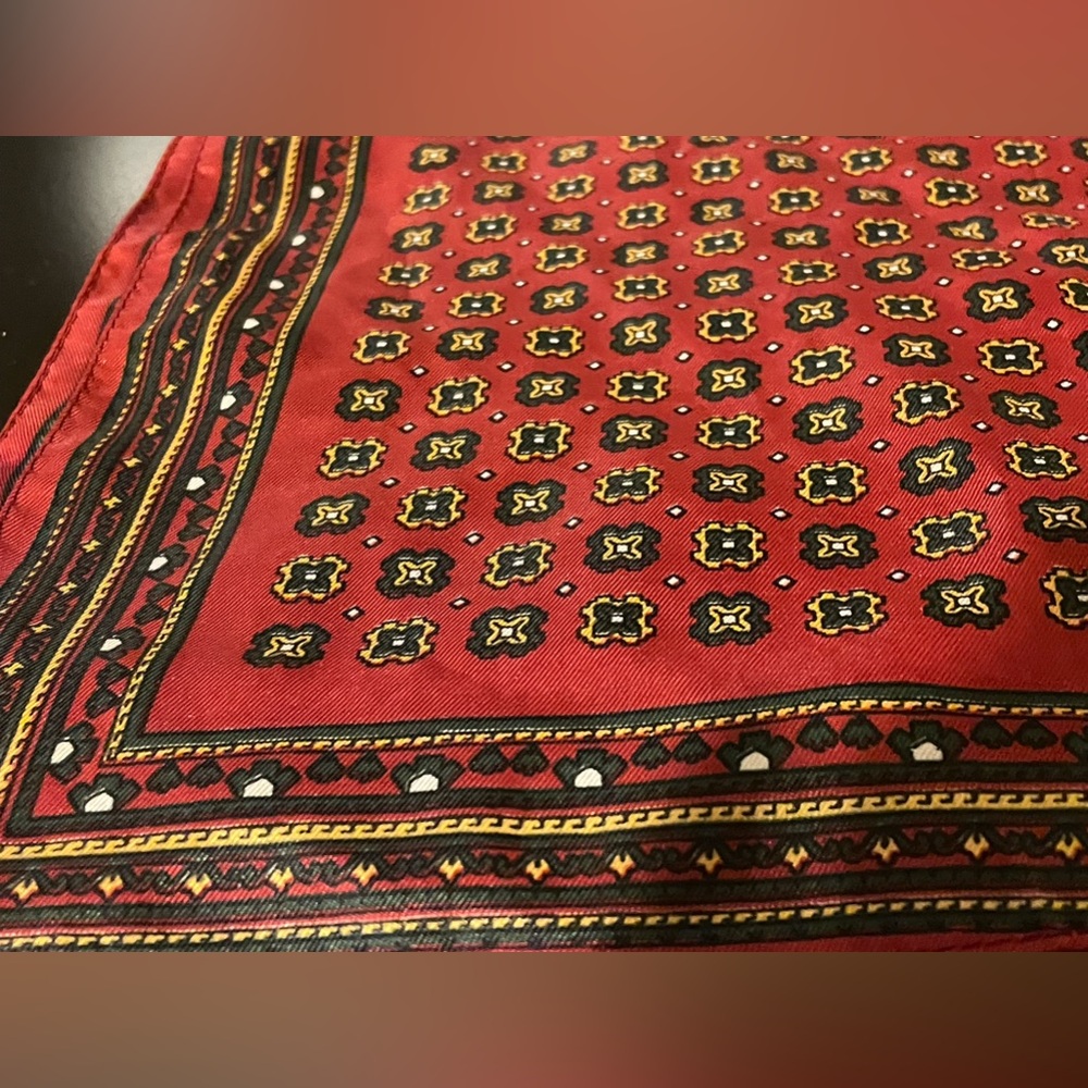 Women’s Vintage Classic Square Scarf